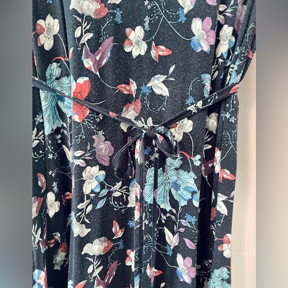 Latched Mama 3/4 Sleeve Swing Nursing Dress - Large / Navy Sketched Floral - Picture 5 of 6